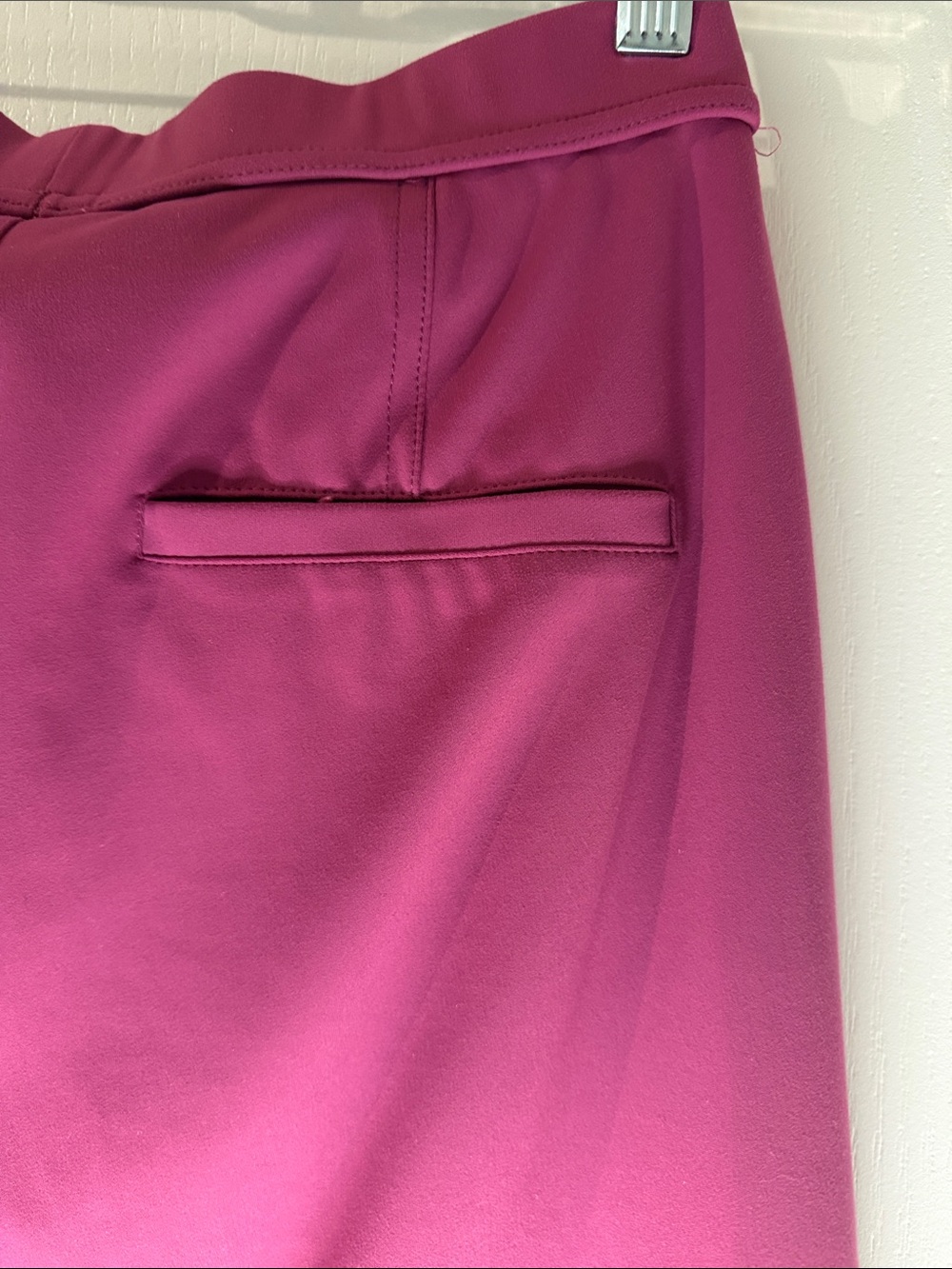 Magenta - Picture 3 of 4